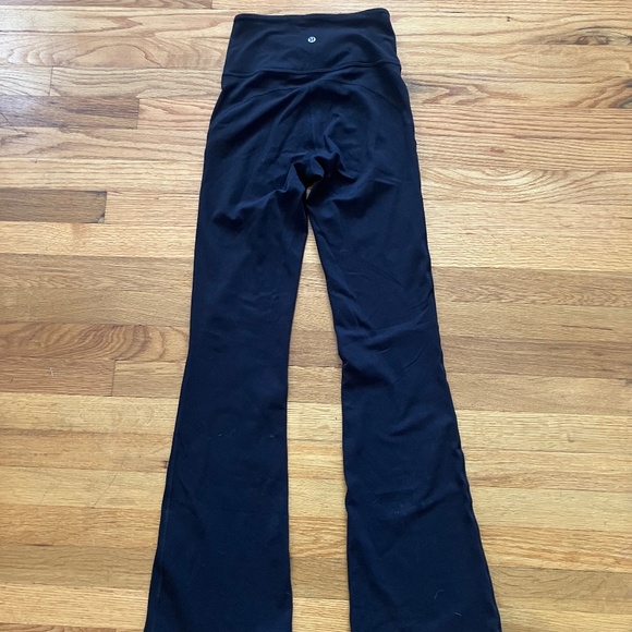 Lululemon Groove Nulu Super-High-Rise Flared Pant - Picture 5 of 6